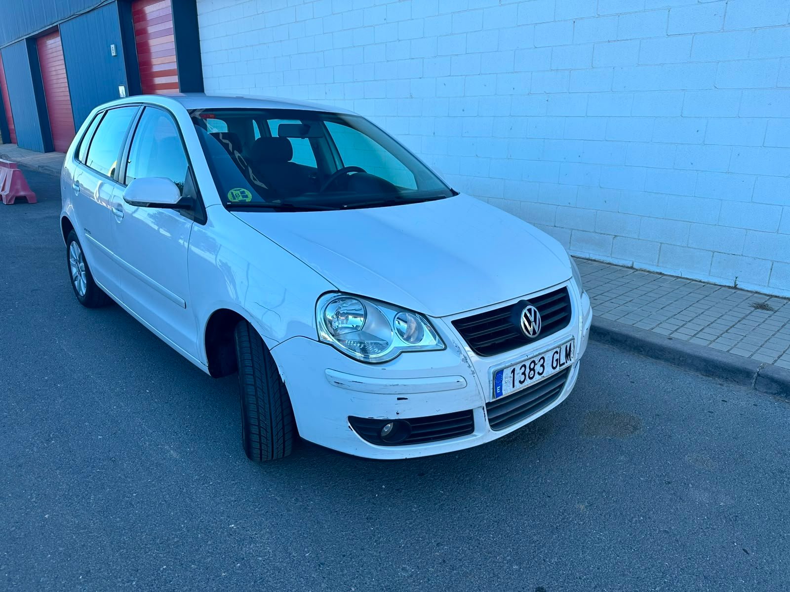 
								Volkswagen Polo 2009 full									