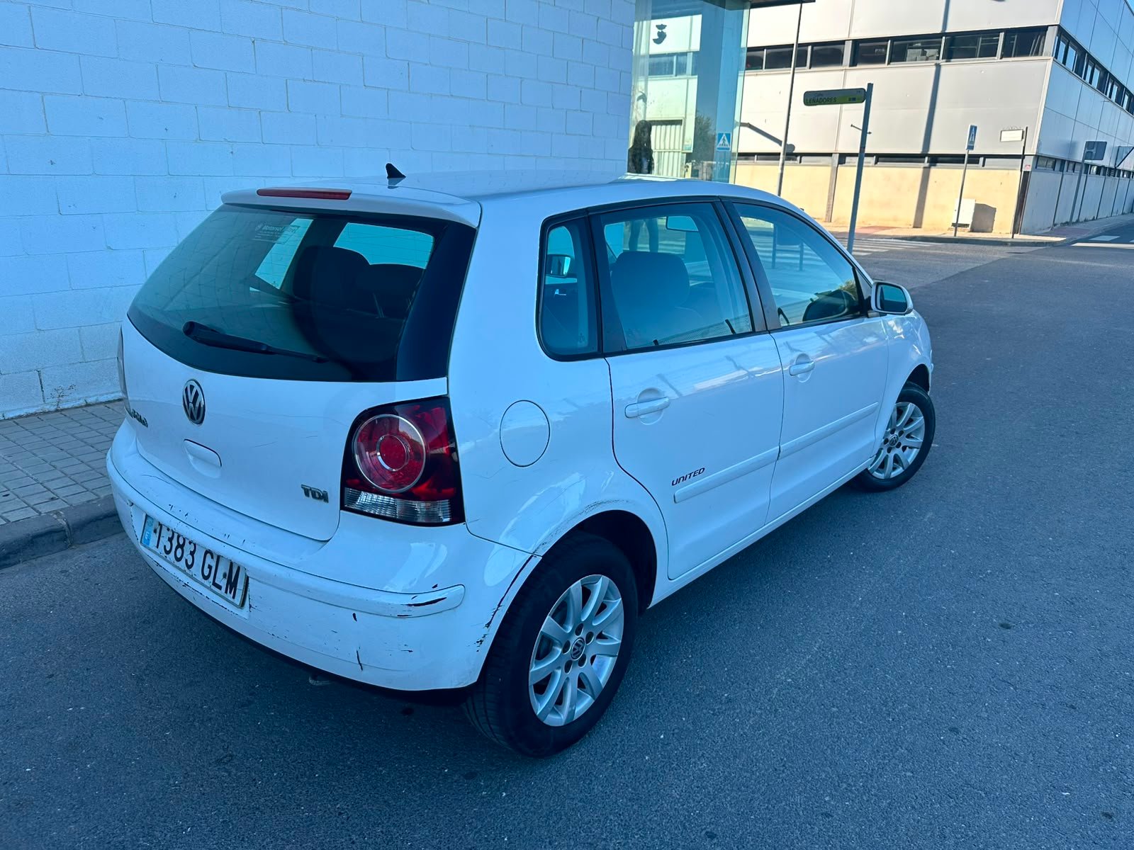 
								Volkswagen Polo 2009 full									