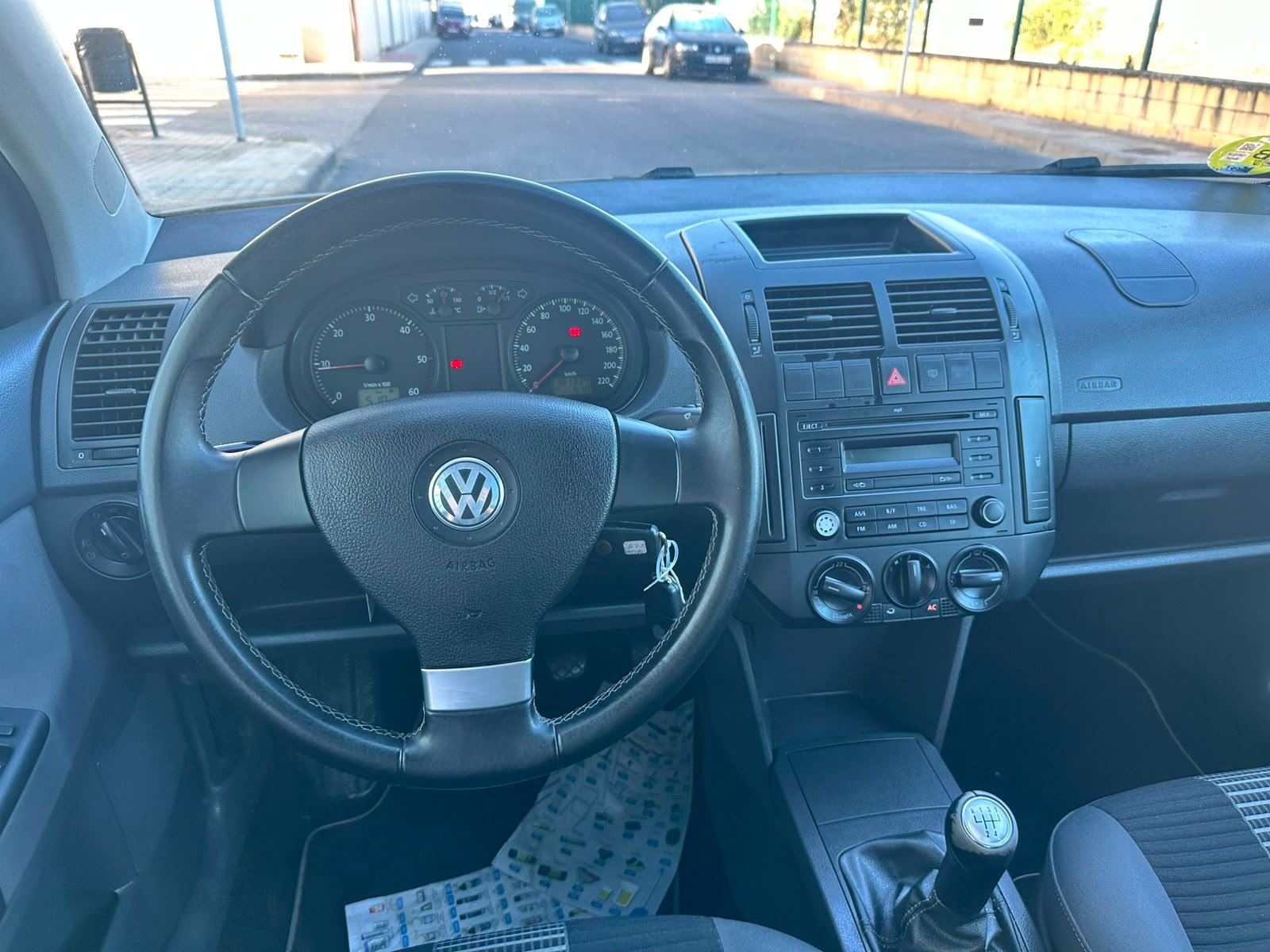 
								Volkswagen Polo 2009 full									
