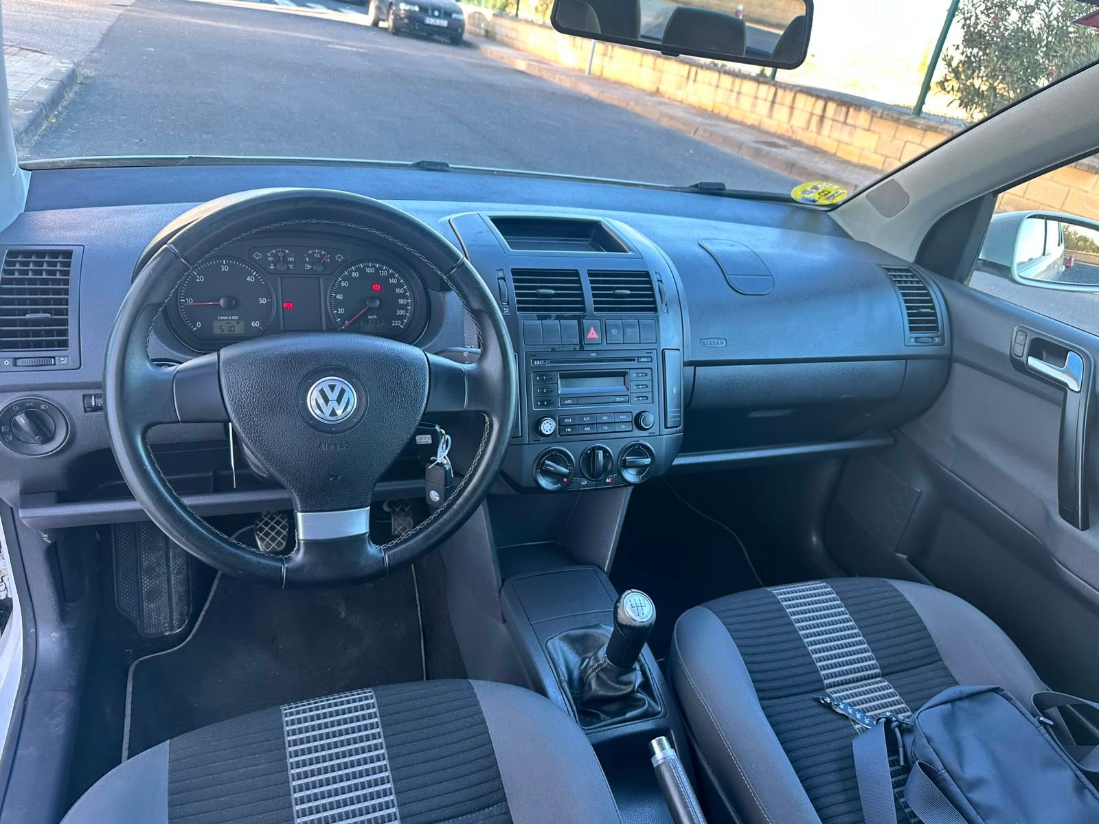 
								Volkswagen Polo 2009 full									