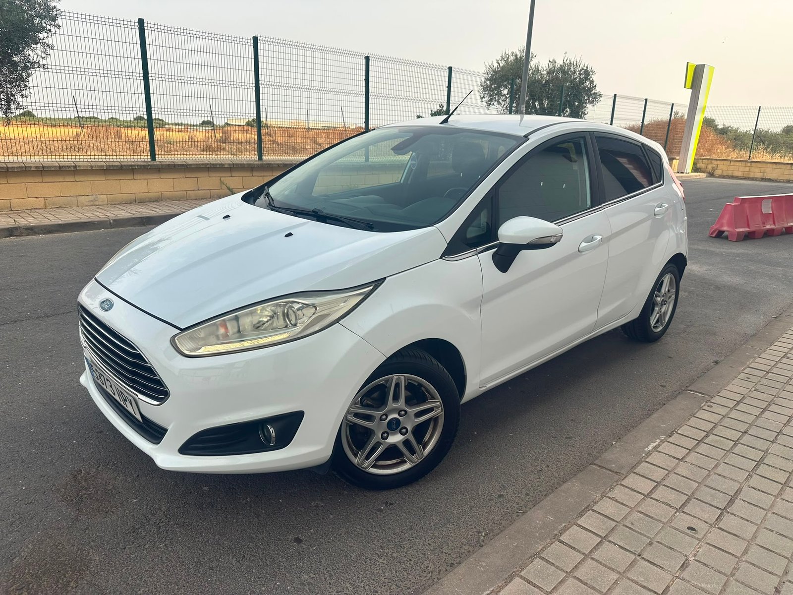 
								Ford Fiesta 2013 full									