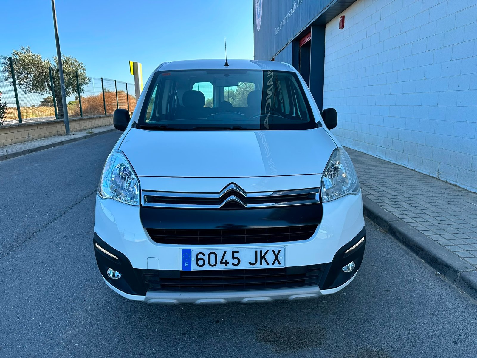 
								Citroën berlingo 2015 full									