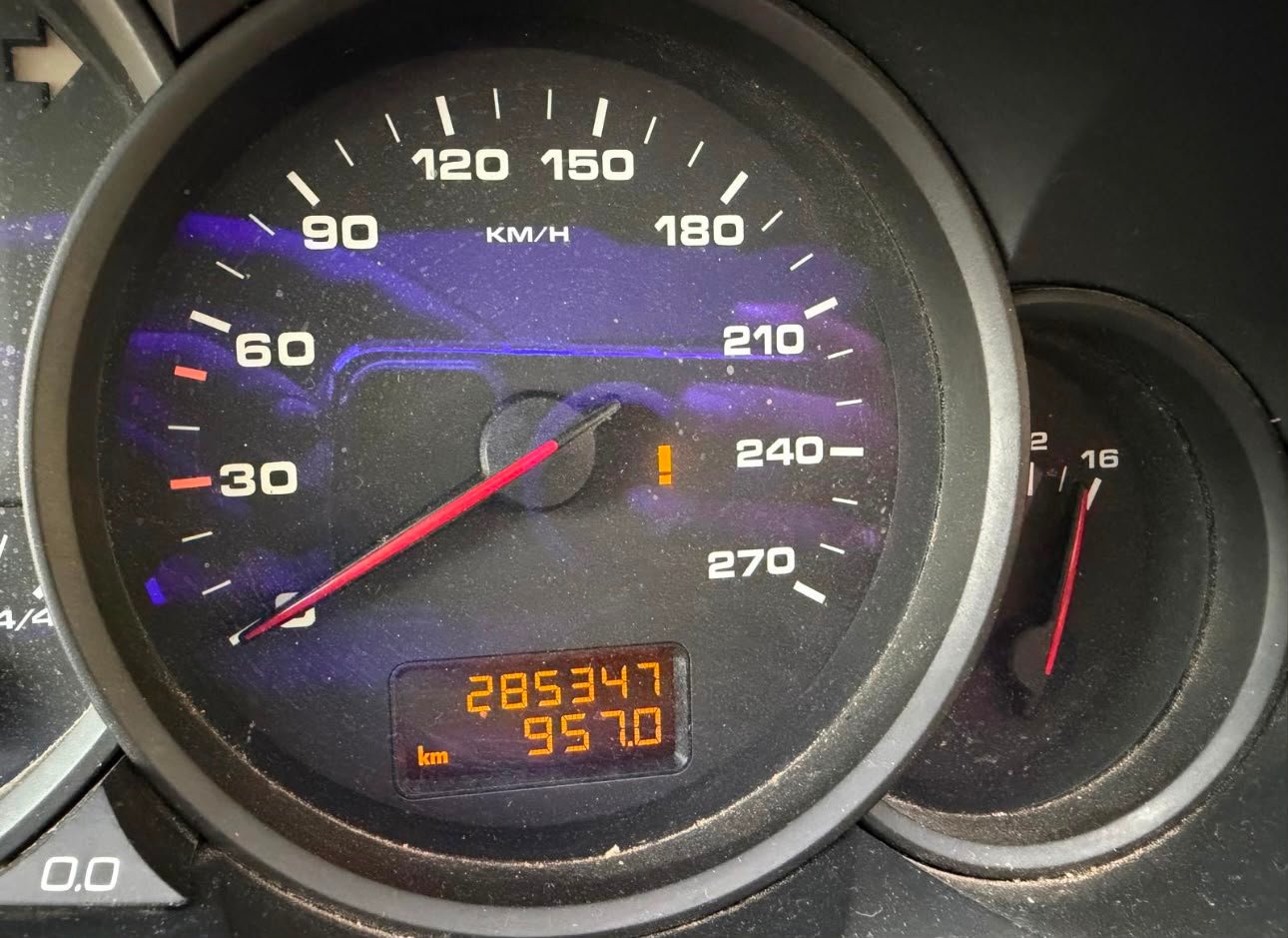 
								Porsche Cayenne 2009 full									
