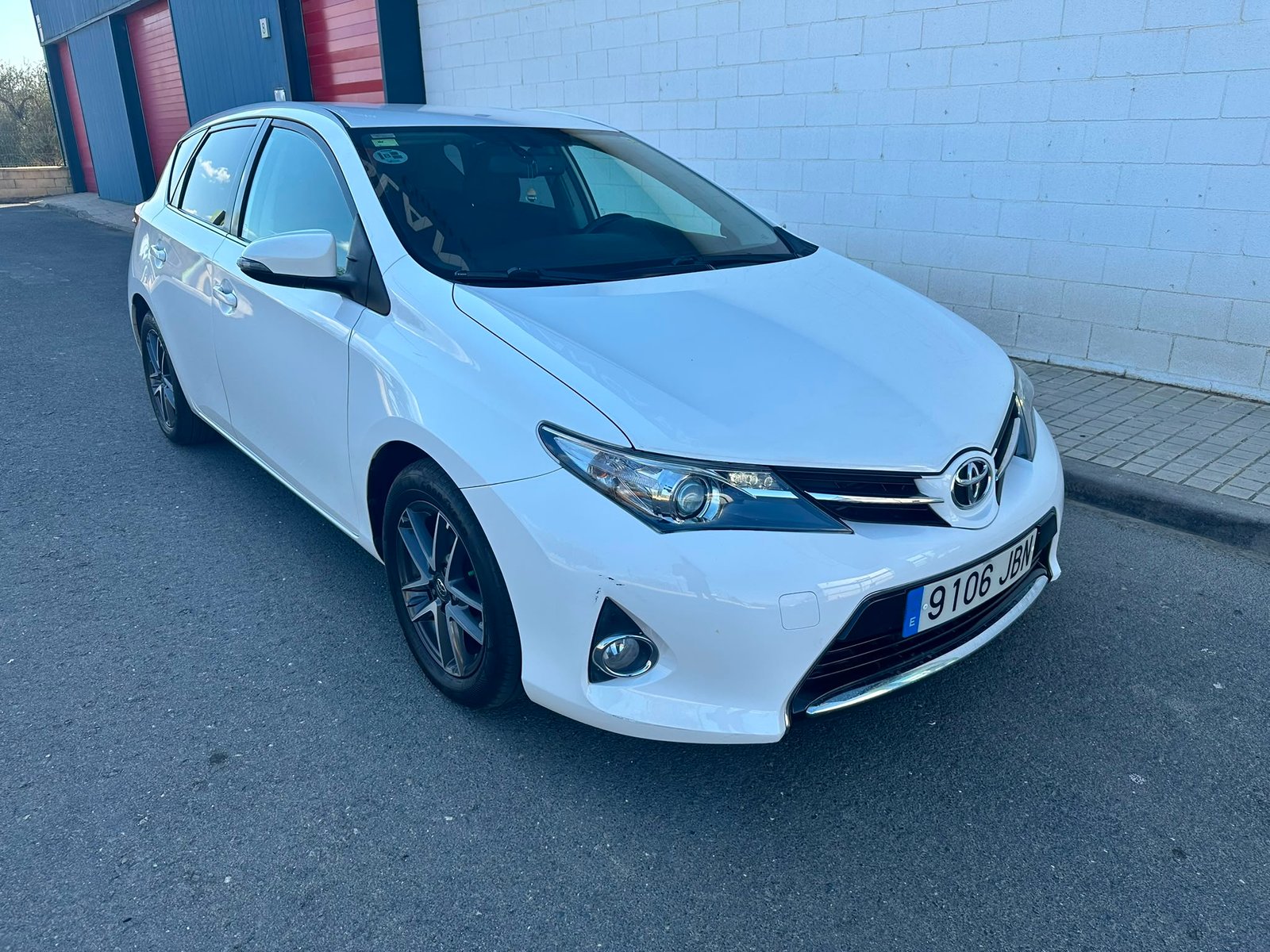 
								Toyota Auris 2015 full									