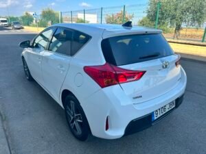 Toyota Auris 2015