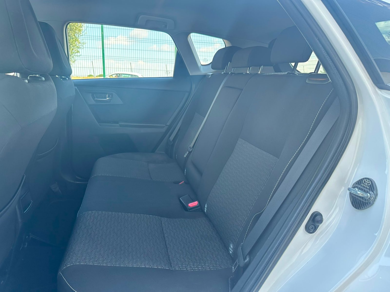 
								Toyota Auris 2015 full									