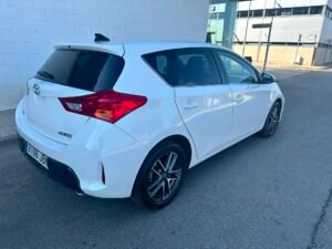 Toyota Auris 2015