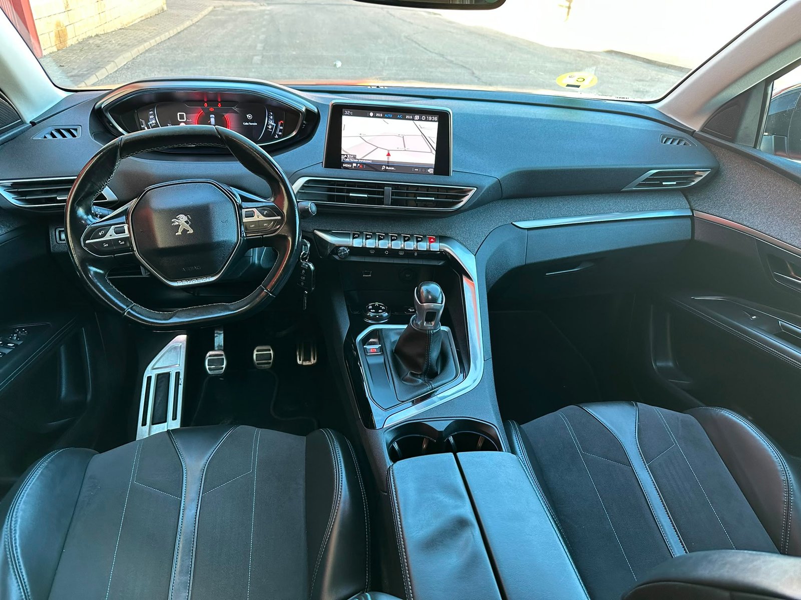 
								Peugeot 3008 2018 full									