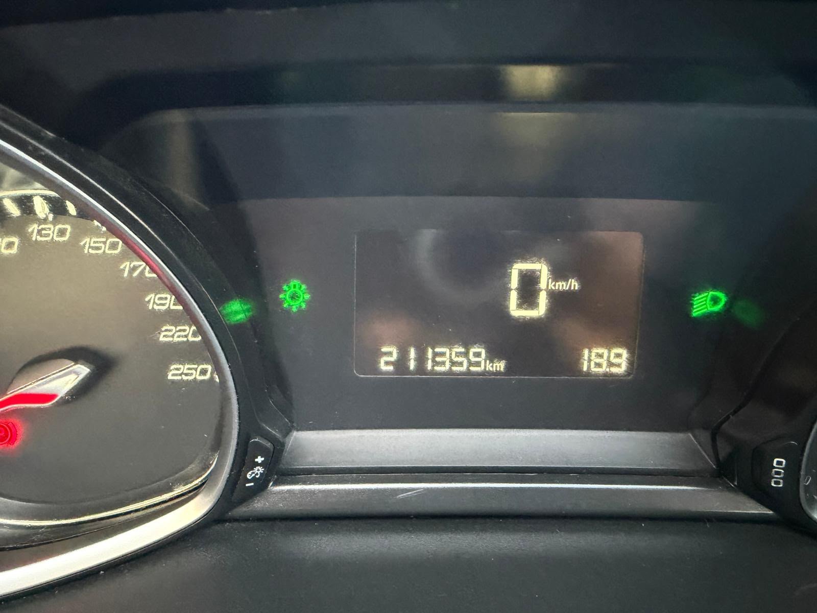 
								Peugeot 308 2015 full									