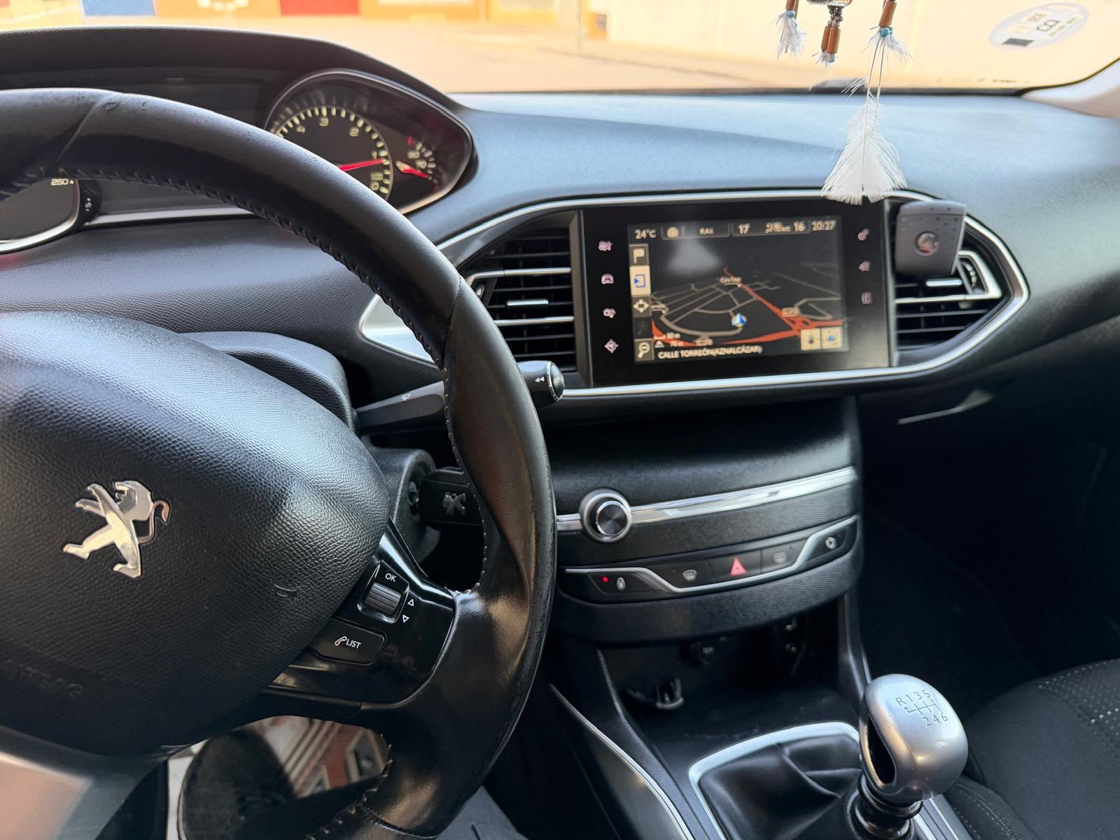 
								Peugeot 308 2015 full									
