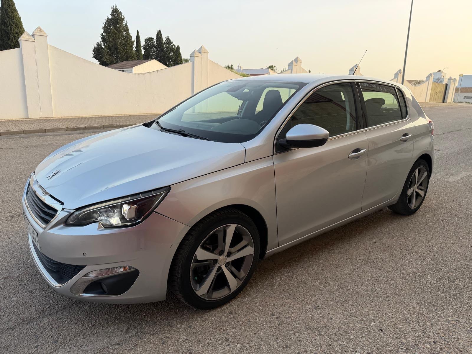
								Peugeot 308 2015 full									