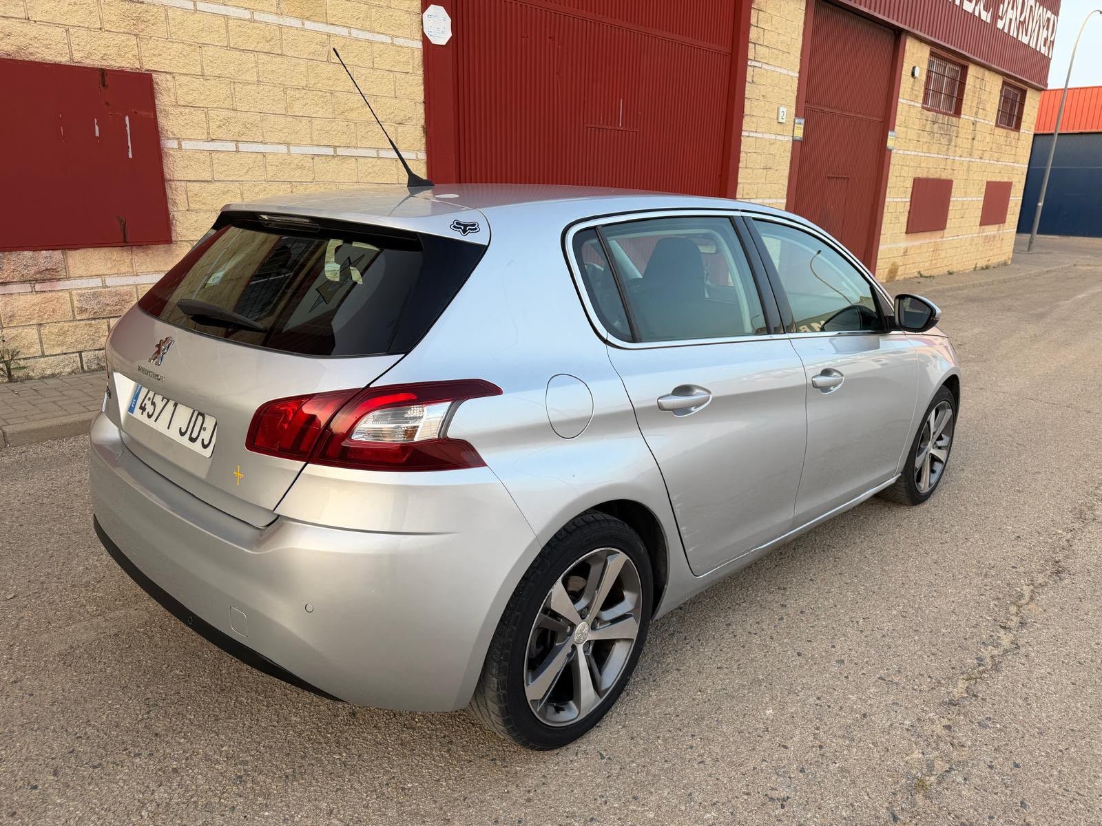 
								Peugeot 308 2015 full									