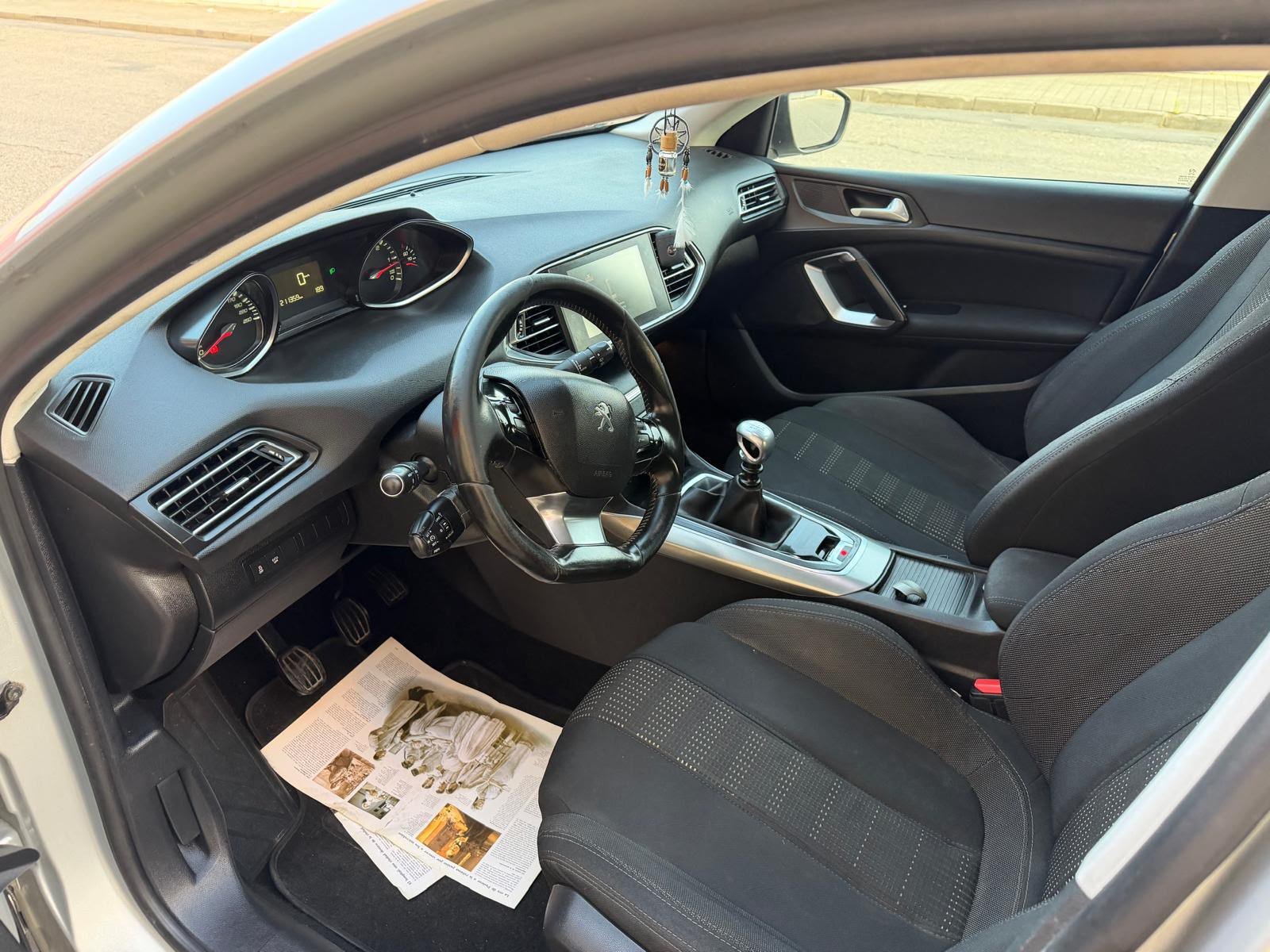 
								Peugeot 308 2015 full									