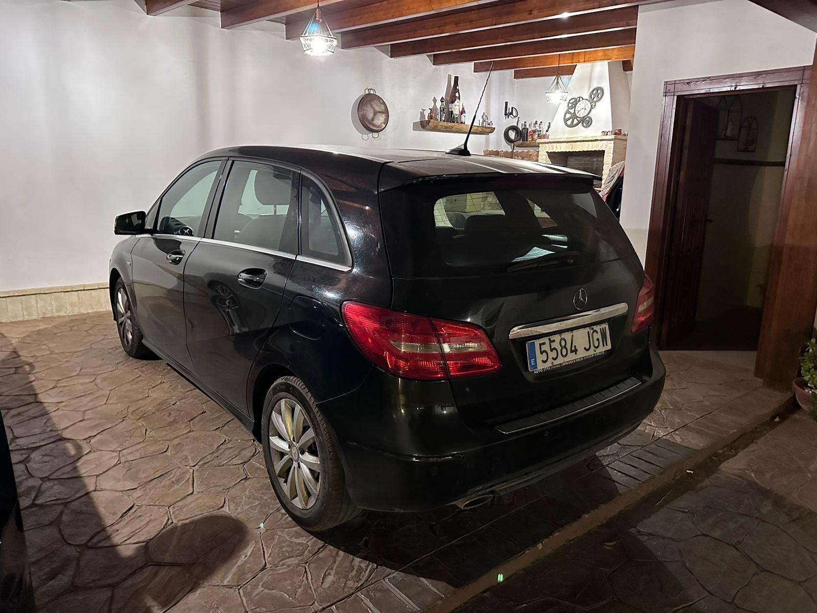 
								Mercedes-Benz Clase B180 2012 full									