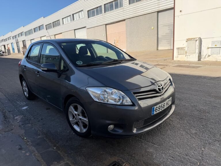 Toyota Auris 2011