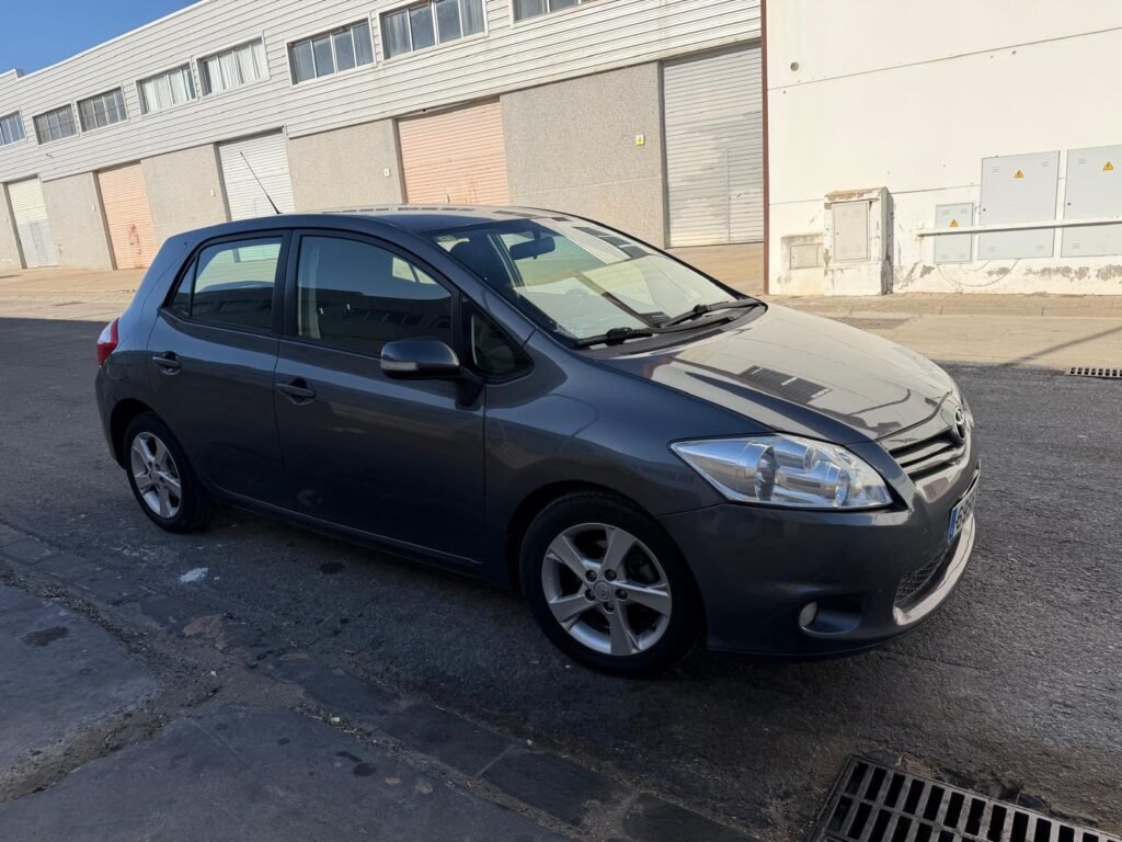 Toyota Auris 2011
