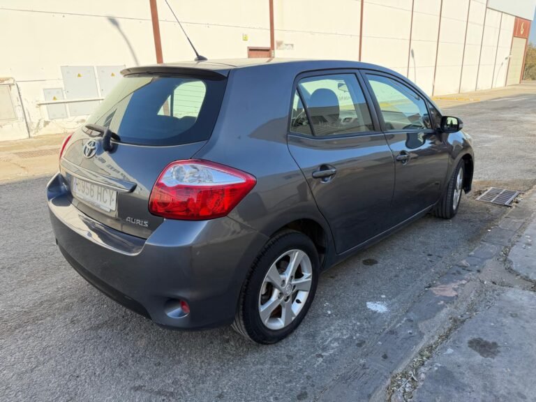 Toyota Auris 2011
