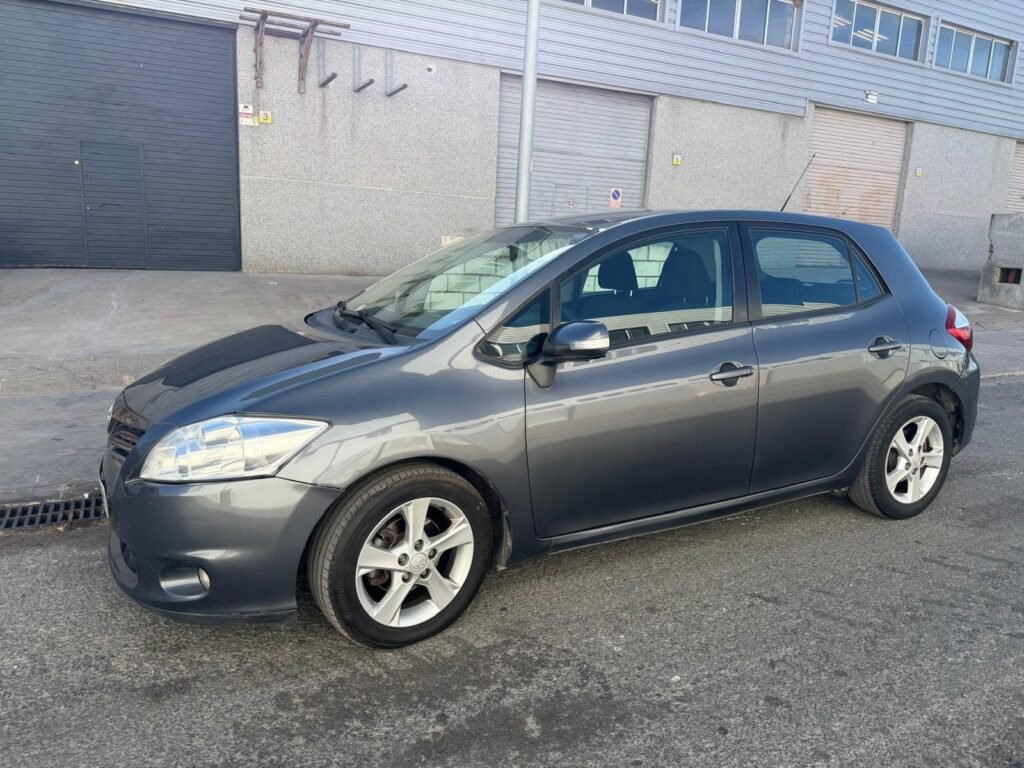 Toyota Auris 2011