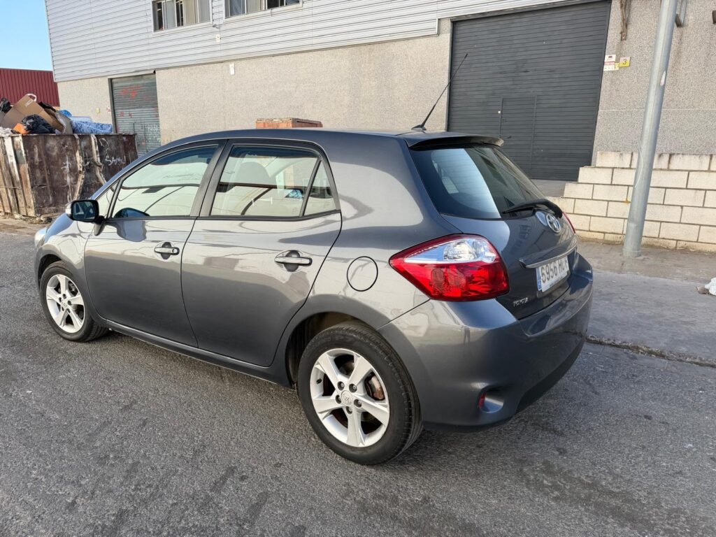 Toyota Auris 2011
