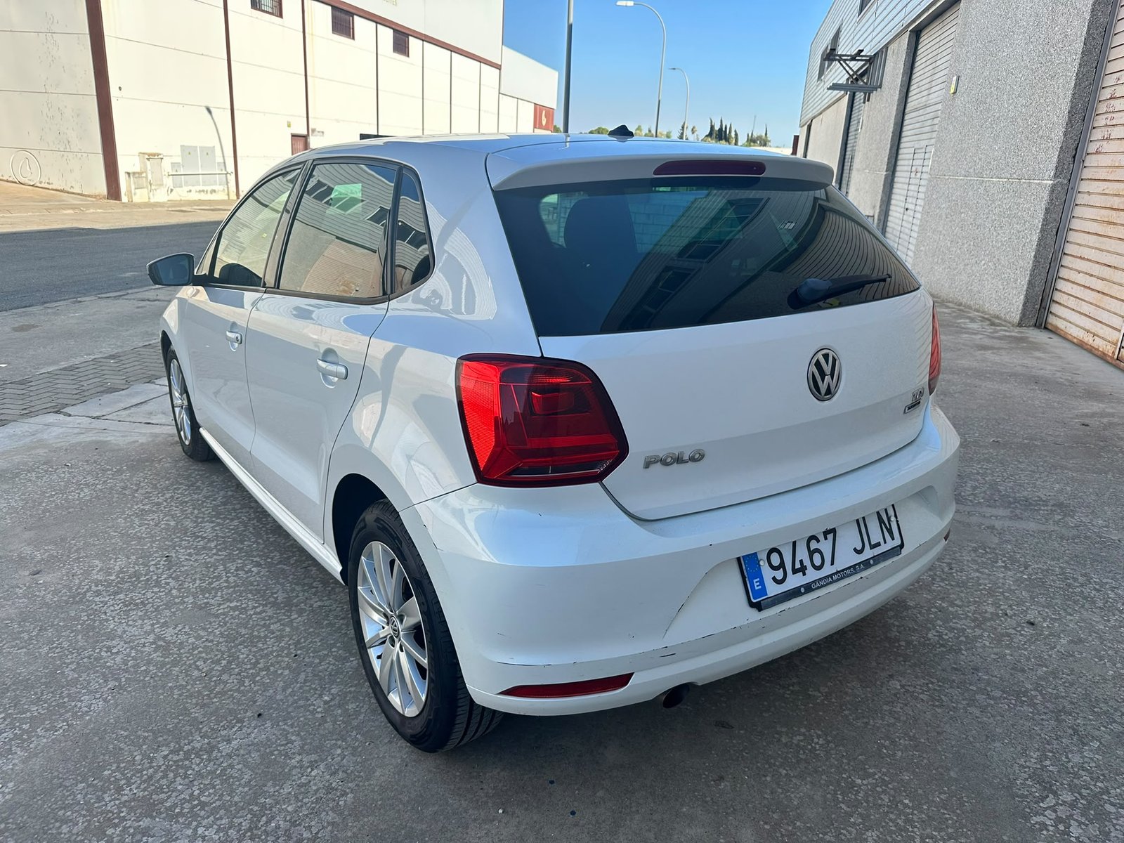 
								Volkswagen Polo 2016 full									