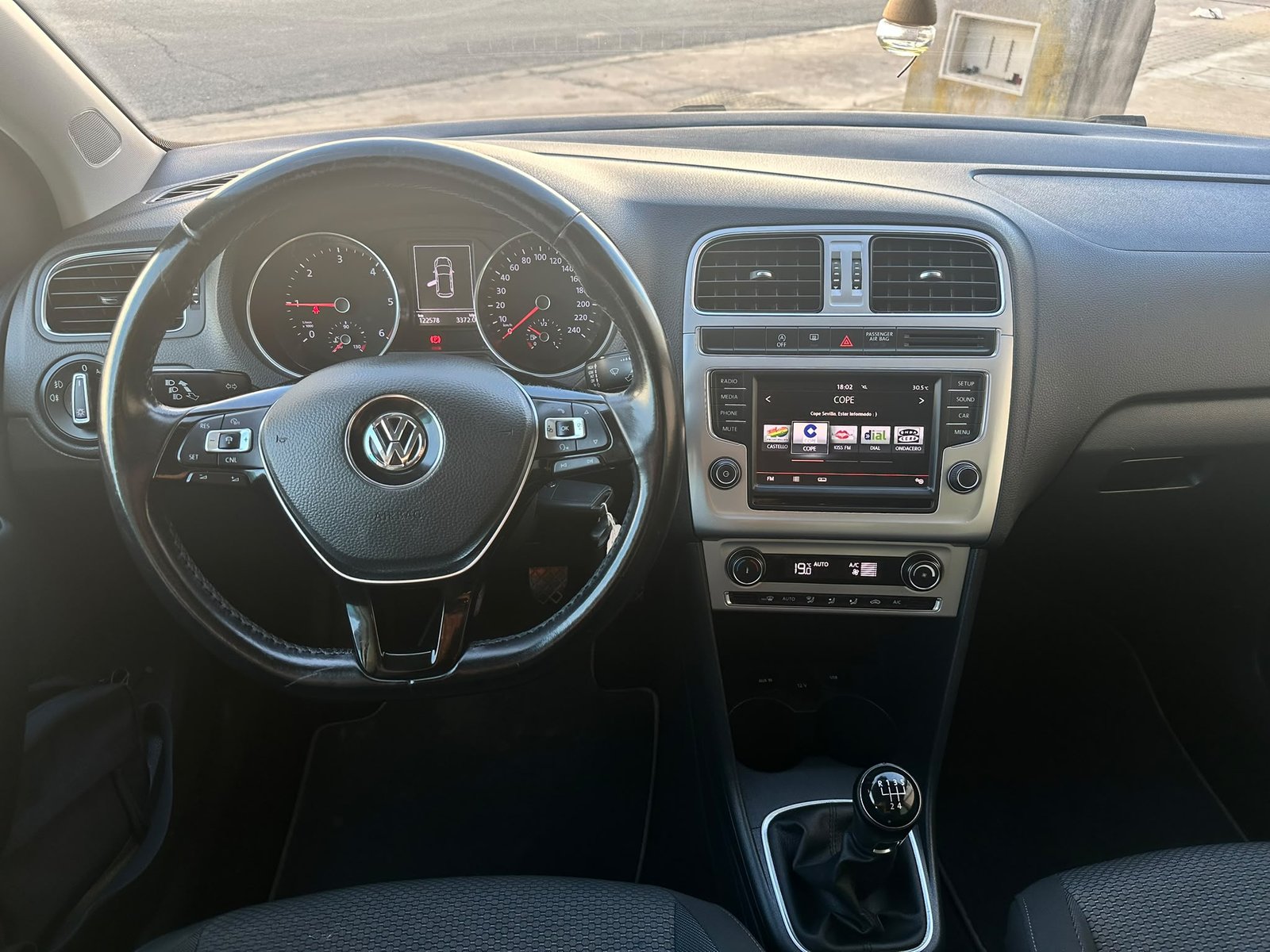 
								Volkswagen Polo 2016 full									