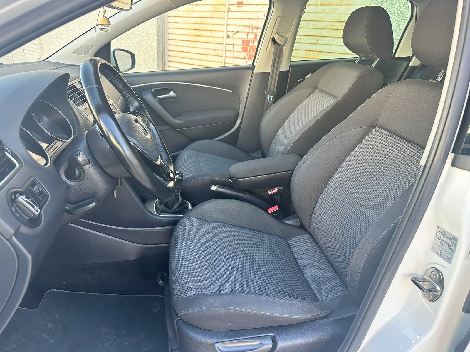 
								Volkswagen Polo 2016 full									